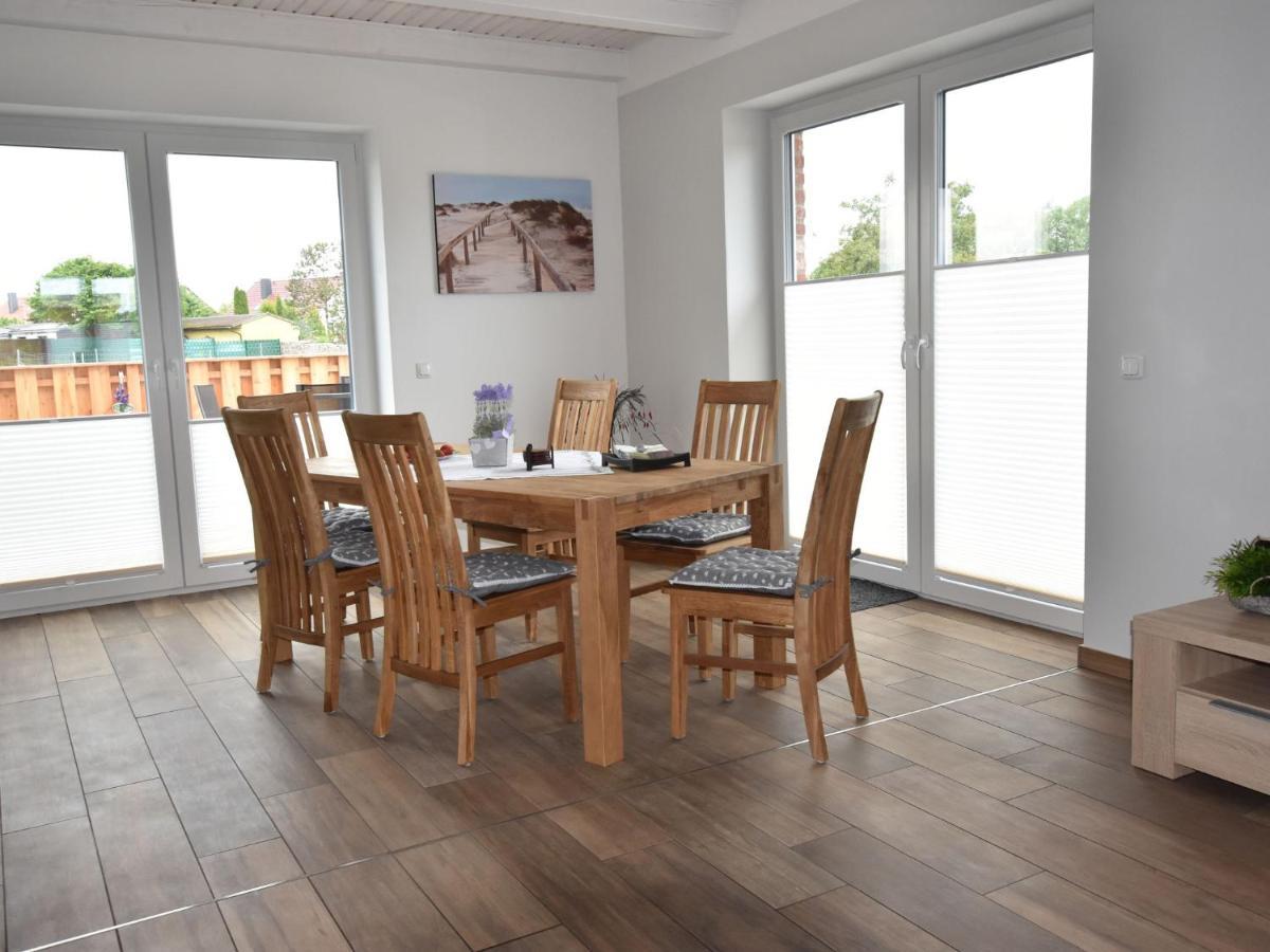 Cozy Holiday Home In Gross Schwansee With Sauna Eksteriør billede